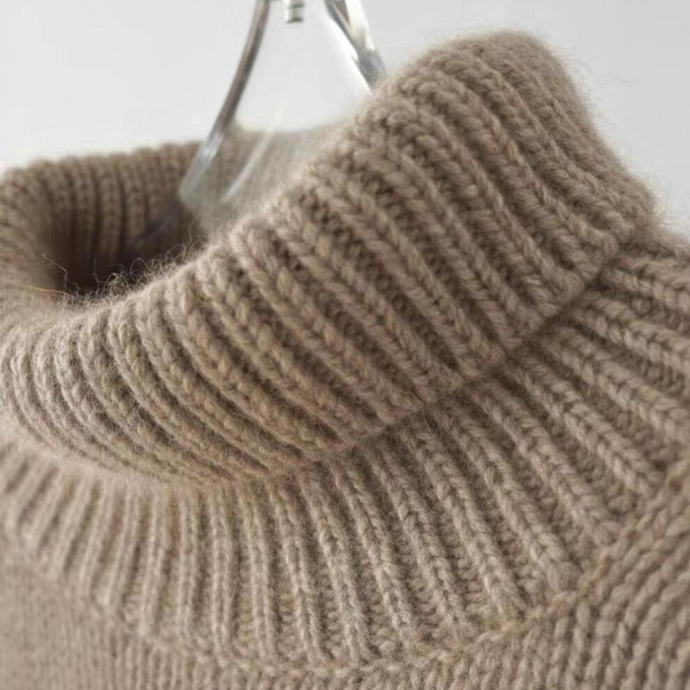 Alvara Turtleneck