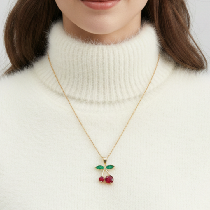 Clara Pendant Necklace