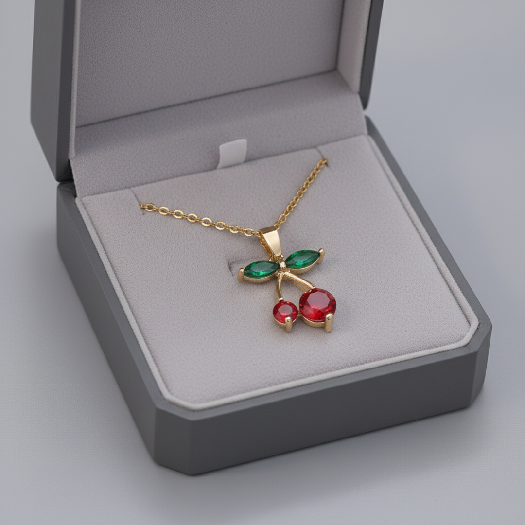 Clara Pendant Necklace